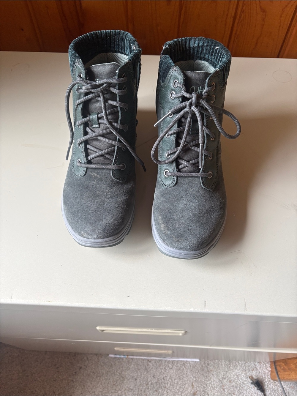 Women’s hunter green lace up boots size 7 1/2. $35.00